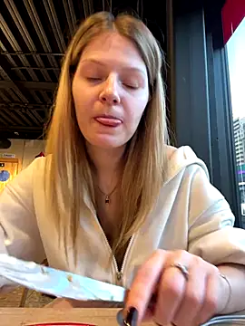 MaryHiggins online show from November 22, 12:59 pm