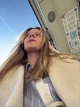 MaryHiggins online show from March 14, 9:26 am