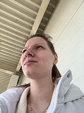 MaryHiggins online show from March 24, 9:03 am