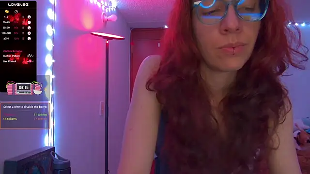 Snapshot of thecherry_Paulette chatting on March 31, 4:35 am thecherry Paulette online show from March 31, 4:35 am