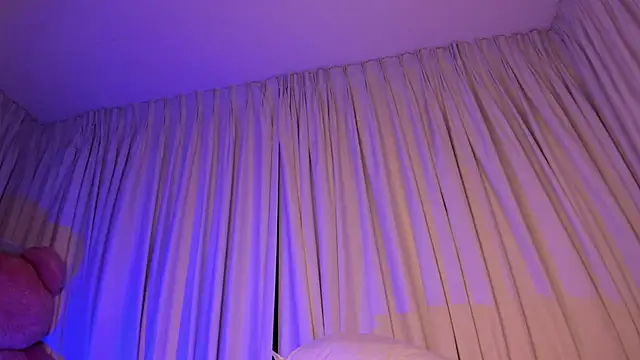 soyccherry  online show from February 18, 4:04 am