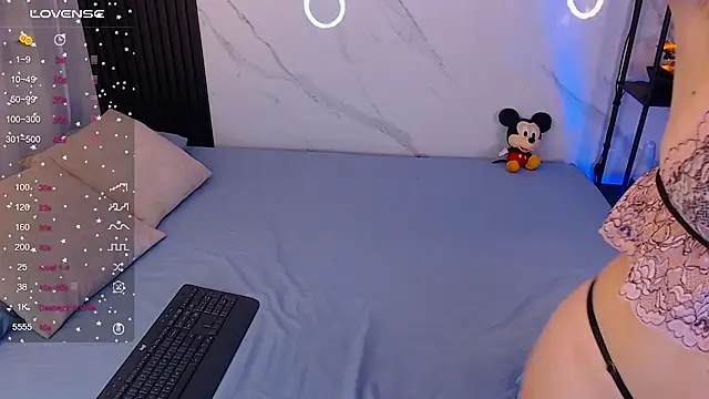 hotpawgmilf online show from March 23, 4:38 am