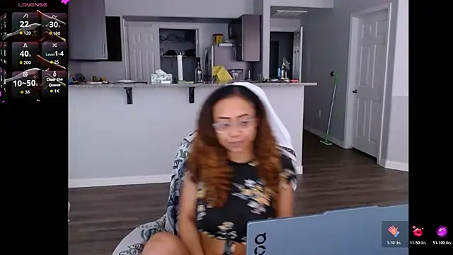 RylHoneyy online show from June 18, 7:07 pm