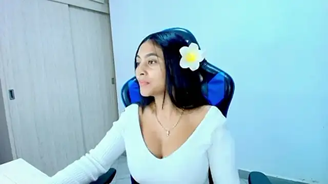 sophiax-x online show from January 17, 8:01 pm