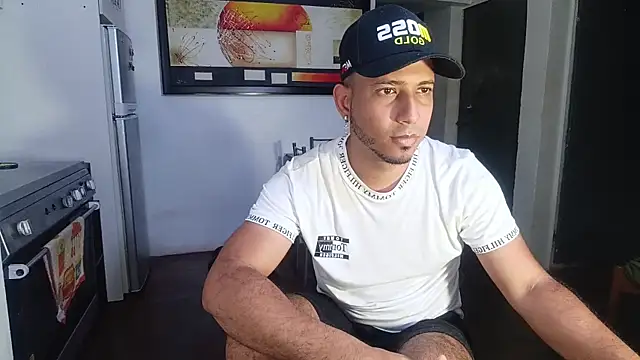 Snapshot of thommerxxx chatting on May 28, 1:52 pm thommerxxx online show from May 28, 1:52 pm