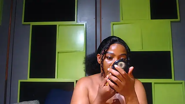 Snapshot of SexyAssDivaxxx chatting on October 13, 4:34 am SexyAssDivaxxx online show from October 13, 4:34 am