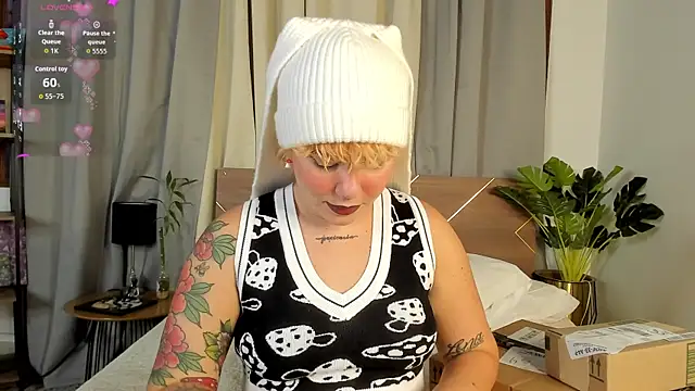 Amy art online show from January 9, 9:16 pm