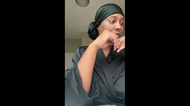 HoneyDripHer online show from November 18, 6:23 pm