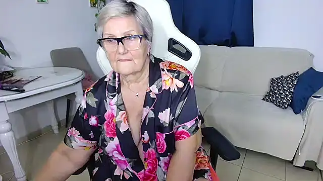 Snapshot of Selenna57 chatting on January 31, 7:11 pm Selenna57 online show from January 31, 7:11 pm