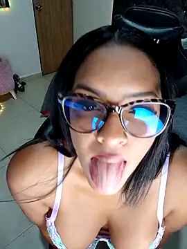 Snapshot of nashiira_ chatting on May 4, 9:55 pm nashiira online show from May 4, 9:55 pm