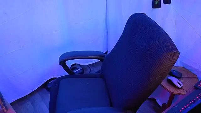 Snapshot of Richy__Rich_ chatting on February 6, 10:07 am Richy Rich online show from February 6, 10:07 am