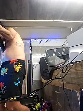 Snapshot of Joseitox21 chatting on April 3, 7:34 pm Joseitox21 online show from April 3, 7:34 pm