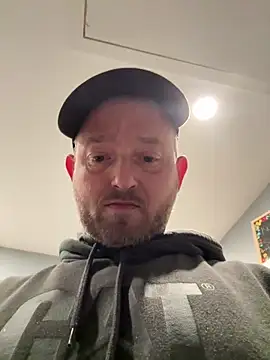 Snapshot of smokeymt420 chatting on February 6, 4:28 am smokeymt420 online show from February 6, 4:28 am