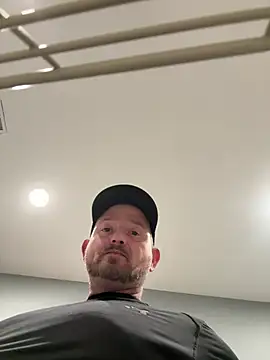 Snapshot of smokeymt420 chatting on February 9, 7:12 am smokeymt420 online show from February 9, 7:12 am