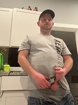 Snapshot of smokeymt420 chatting on February 26, 6:23 am smokeymt420 online show from February 26, 6:23 am