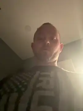 Snapshot of smokeymt420 chatting on March 12, 8:31 am smokeymt420 online show from March 12, 8:31 am