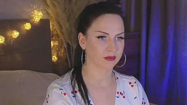 lily conor online show from December 14, 3:25 pm