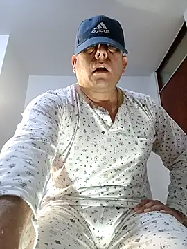 Snapshot of chicoguapo8 chatting on September 20, 3:02 pm chicoguapo8 online show from September 20, 3:02 pm