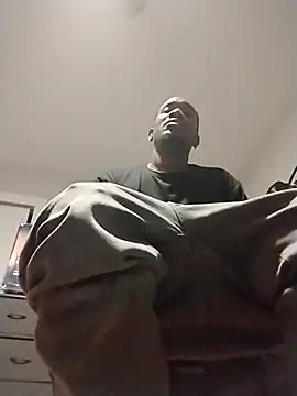 Makeyoucumallover online show from November 25, 10:15 am