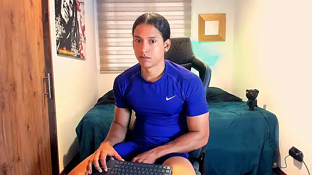 Snapshot of Liam_V chatting on January 24, 12:10 pm Liam V online show from January 24, 12:10 pm