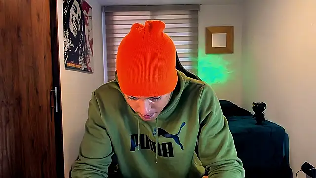 Snapshot of Liam_V chatting on January 29, 12:35 pm Liam V online show from January 29, 12:35 pm