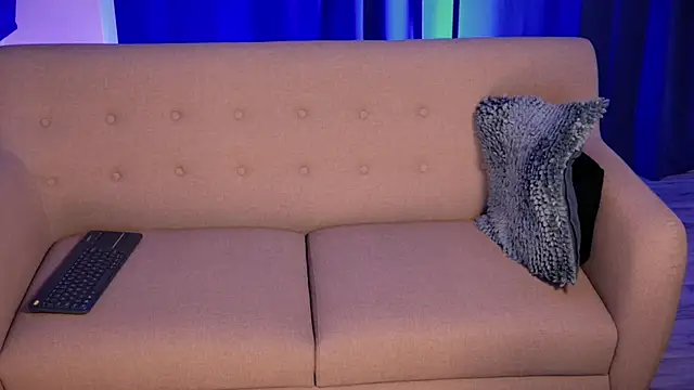 Snapshot of Liam_V chatting on September 30, 2:38 am Liam V online show from September 30, 2:38 am