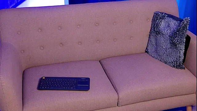 Snapshot of Liam_V chatting on October 13, 11:38 pm Liam V online show from October 13, 11:38 pm