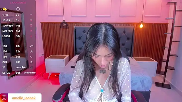 AMELIELEONE online show from October 7, 12:24 pm