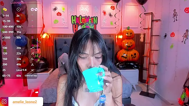 AMELIELEONE online show from October 16, 1:12 pm