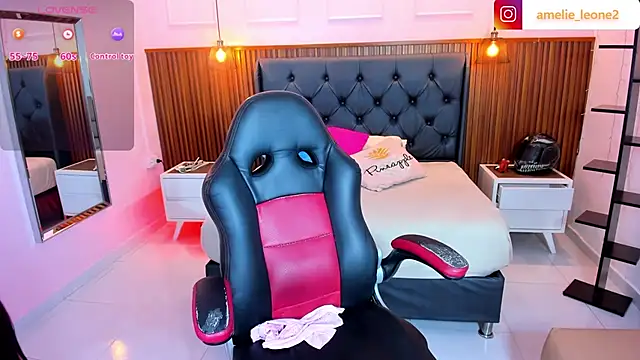 AMELIELEONE online show from February 18, 12:23 pm