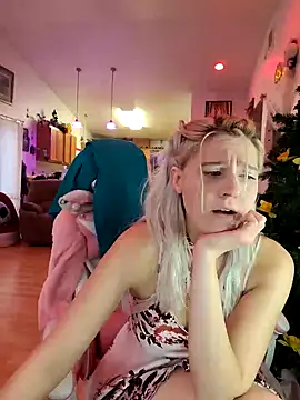 Snapshot of ScarletCallings420 chatting on December 9, 11:24 pm ScarletCallings420 online show from December 9, 11:24 pm