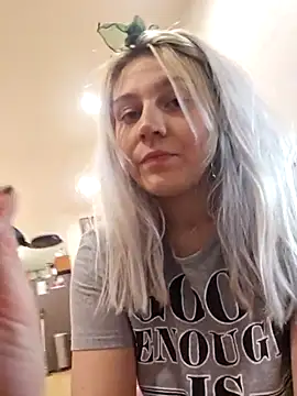 Snapshot of ScarletCallings420 chatting on December 21, 5:36 am ScarletCallings420 online show from December 21, 5:36 am