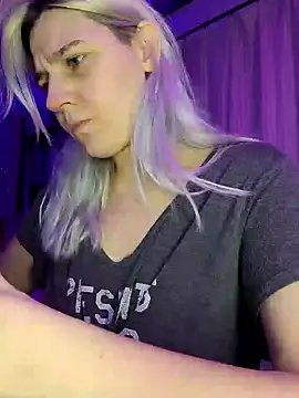 Snapshot of ScarletCallings420 chatting on December 25, 2:57 am ScarletCallings420 online show from December 25, 2:57 am