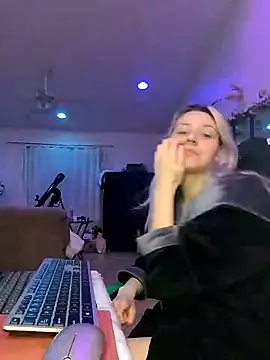 Snapshot of ScarletCallings420 chatting on January 24, 3:55 pm ScarletCallings420 online show from January 24, 3:55 pm