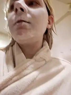 Snapshot of ScarletCallings420 chatting on February 18, 4:37 pm ScarletCallings420 online show from February 18, 4:37 pm