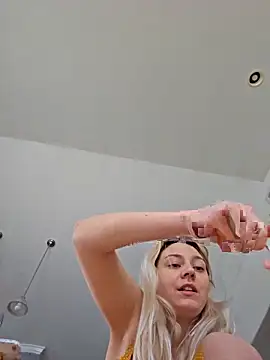 Snapshot of ScarletCallings420 chatting on February 28, 10:50 pm ScarletCallings420 online show from February 28, 10:50 pm