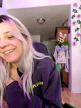 Snapshot of ScarletCallings420 chatting on March 12, 7:59 pm ScarletCallings420 online show from March 12, 7:59 pm