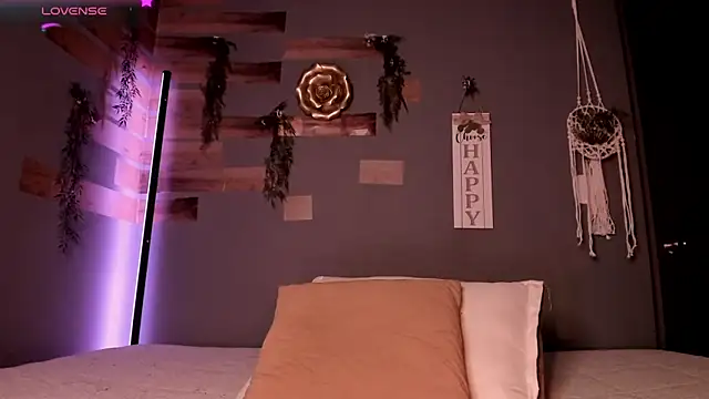 Snapshot of solangell chatting on October 31, 6:47 am solangell online show from October 31, 6:47 am