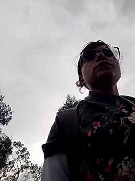 Simone Miller online show from February 10, 9:36 pm