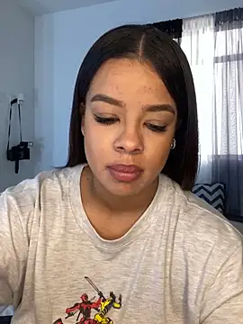 Snapshot of trianawhite chatting on January 8, 6:52 pm trianawhite online show from January 8, 6:52 pm