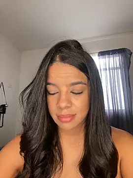 trianawhite online show from November 7, 3:45 pm