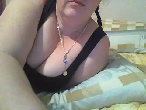 Snapshot of chubbypeach123 chatting on February 13, 11:15 pm chubbypeach123 online show from February 13, 11:15 pm