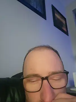 Snapshot of gdawg78 chatting on September 29, 7:51 pm gdawg78 online show from September 29, 7:51 pm