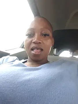 winterqueenx online show from December 1, 9:25 am