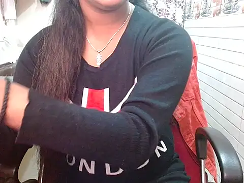 LovingPihu online show from February 3, 6:00 am