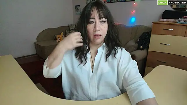 Snapshot of Lucretia_Goldi_ chatting on January 1, 12:22 pm Lucretia Goldi online show from January 1, 12:22 pm