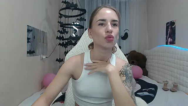 Snapshot of DeboraHorny chatting on October 11, 6:01 am DeboraHorny online show from October 11, 6:01 am