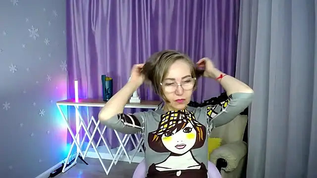 queen a n i online show from October 26, 9:59 am