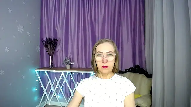 queen a n i online show from April 12, 6:51 am