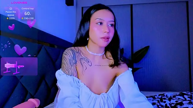 Mia Tin online show from March 28, 5:23 pm